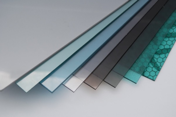 Kích thước tấm lợp nhựa lấy sáng Polycarbonate ruột đặc