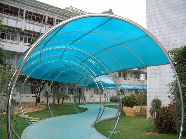 Kích thước lớn của tấm nhựa lấy sáng che mát cho một đường đi diện tích lớn